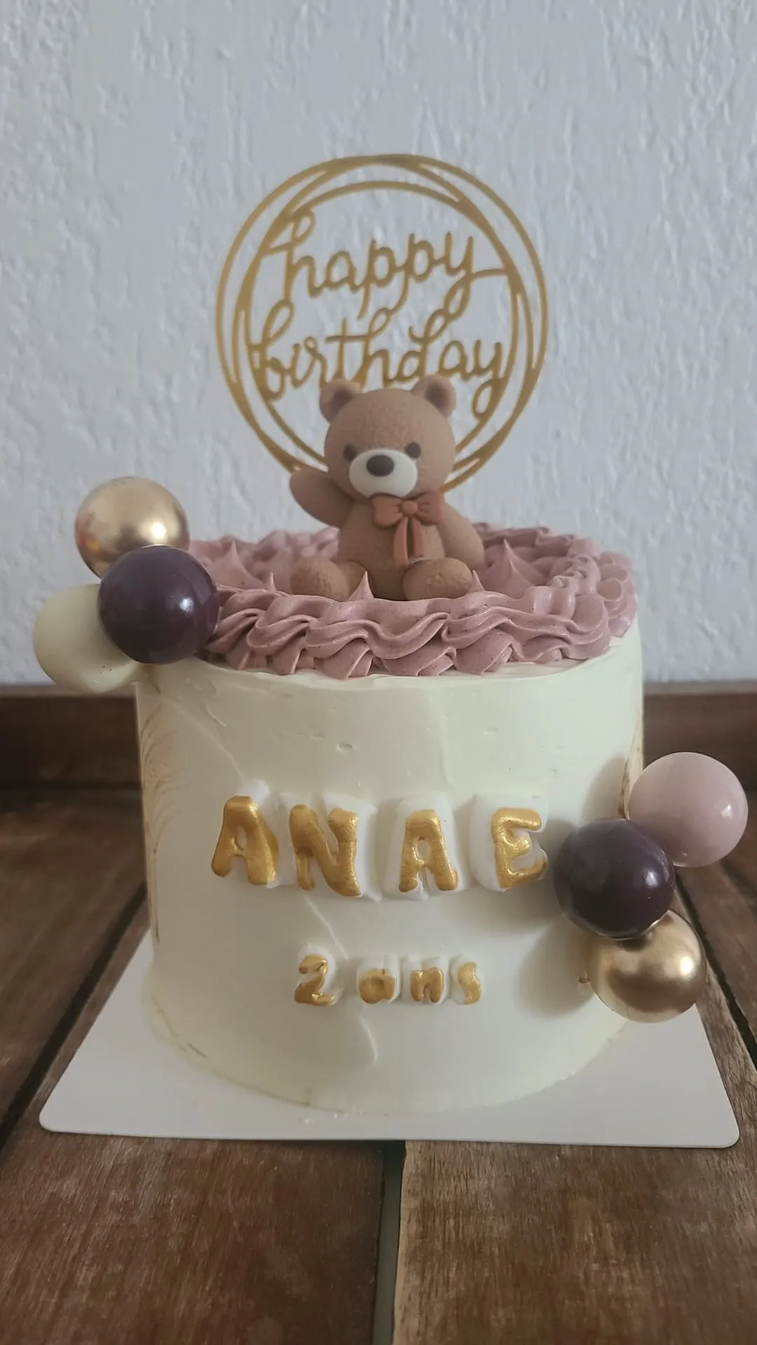 Bento cake rose avec ourson doré "Birthday" et perles dorées